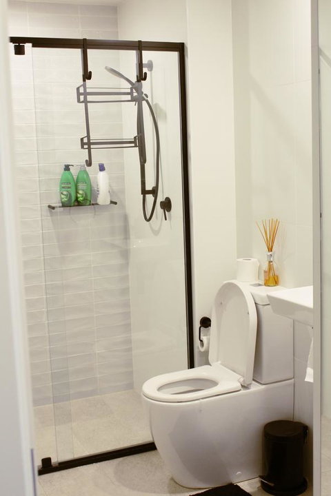 Stylish, Modern, Cute As A Button - Braddon CBD - Taree Accommodation 8