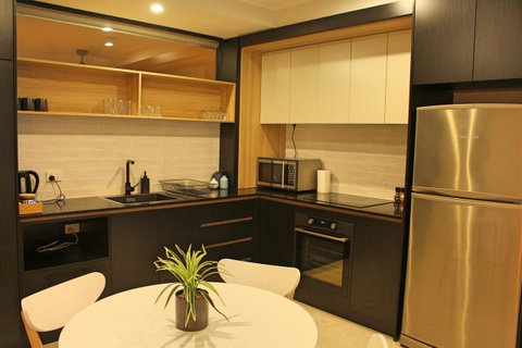 Stylish, Modern, Cute As A Button - Braddon CBD - Taree Accommodation 0