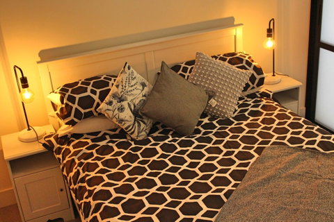 Stylish, Modern, Cute As A Button - Braddon CBD - Taree Accommodation 12