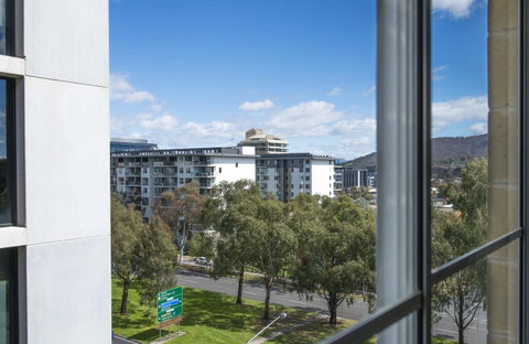 Mantra On Northbourne - Taree Accommodation 24