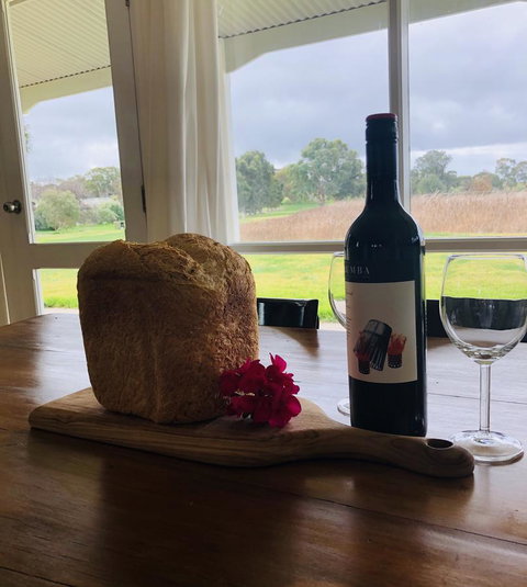 The Lake House Retreat - Taree Accommodation 12