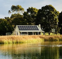 The Lake House Retreat - Taree Accommodation