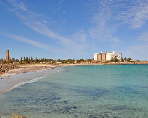 Wallaroo Marina Waterfront Luxe Apartment - Taree Accommodation 3