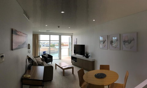 Wallaroo Marina Waterfront Luxe Apartment - Taree Accommodation 1