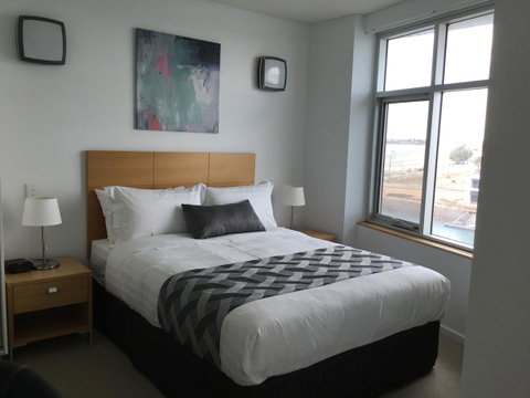 Wallaroo Marina Waterfront Luxe Apartment - Taree Accommodation 14
