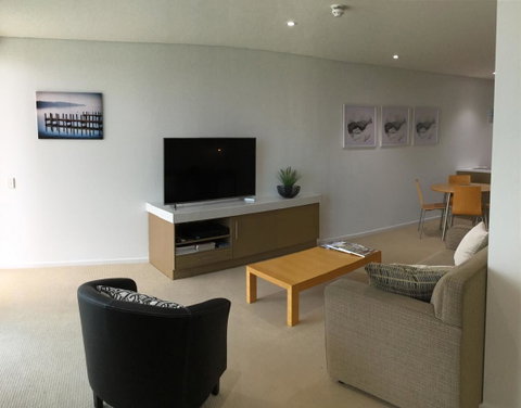 Wallaroo Marina Waterfront Luxe Apartment - Taree Accommodation 6