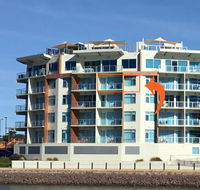 Wallaroo Marina Waterfront Luxe Apartment - Taree Accommodation