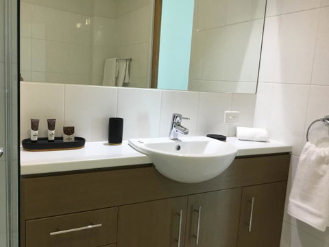 Wallaroo Marina Waterfront Luxe Apartment - Taree Accommodation 18