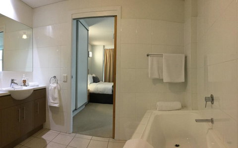 Wallaroo Marina Waterfront Luxe Apartment - Taree Accommodation 16