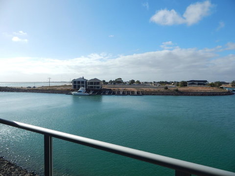 Wallaroo Marina Executive Apartments - Taree Accommodation 18