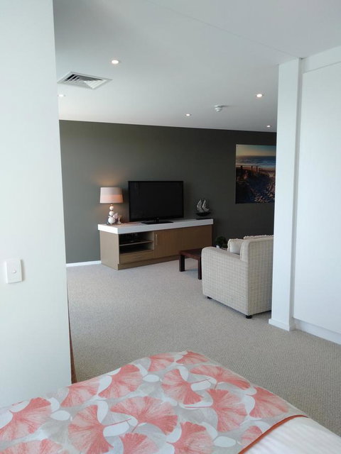 Wallaroo Marina Executive Apartments - Taree Accommodation 3