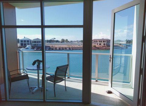 Wallaroo Marina Executive Apartments - Taree Accommodation 1