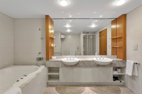 Stamford Plaza Adelaide - Taree Accommodation 20