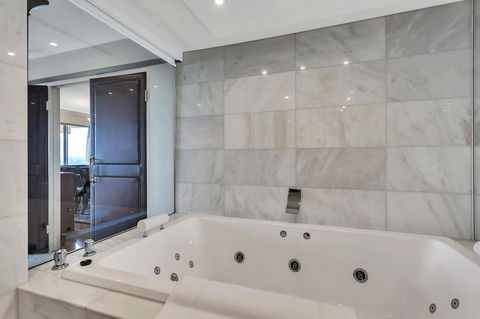 Stamford Plaza Adelaide - Taree Accommodation 40