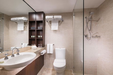 Stamford Plaza Adelaide - Taree Accommodation 9