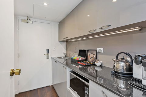 Stamford Plaza Adelaide - Taree Accommodation 41