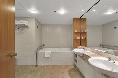 Stamford Plaza Adelaide - Taree Accommodation 29