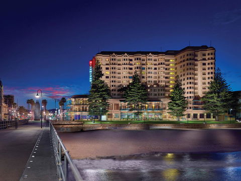 Stamford Grand Adelaide - Taree Accommodation 0