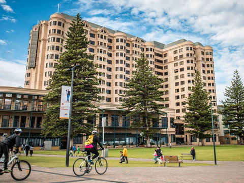 Stamford Grand Adelaide - Taree Accommodation 27