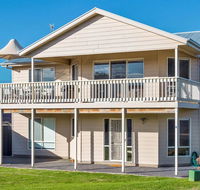 Rocks Beach House Victor Harbor - Taree Accommodation