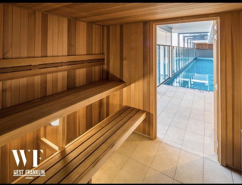 Resort Style Luxury City Apartment + Free Car Parking - Taree Accommodation 15