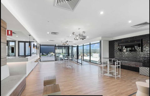 Resort Style Luxury City Apartment + Free Car Parking - Taree Accommodation 22