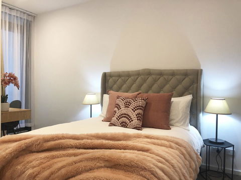 Resort Style Luxury City Apartment + Free Car Parking - Taree Accommodation 3