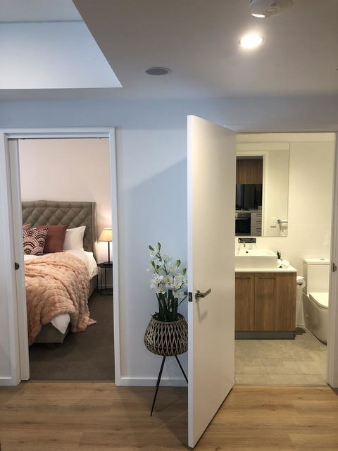 Resort Style Luxury City Apartment + Free Car Parking - Taree Accommodation 13