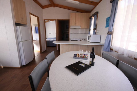 Ceduna Foreshore Caravan Park - Taree Accommodation 2