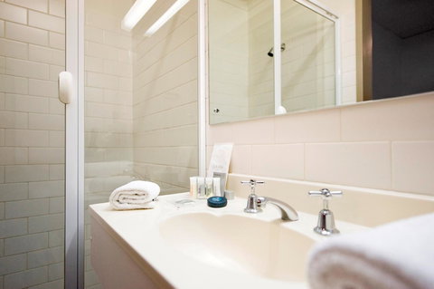 Adelaide Paringa - Taree Accommodation 14