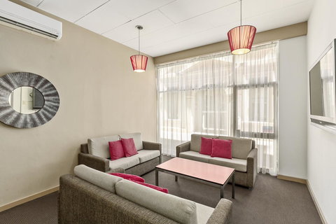 Adelaide Paringa - Taree Accommodation 17