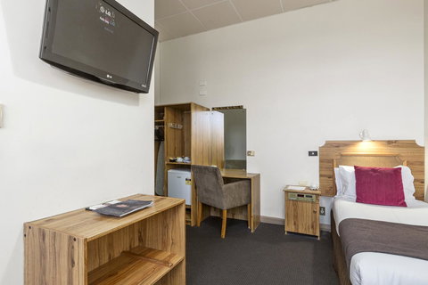 Adelaide Paringa - Taree Accommodation 7