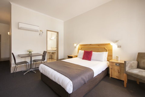 Adelaide Paringa - Taree Accommodation 13