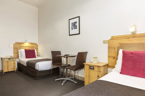 Adelaide Paringa - Taree Accommodation 11