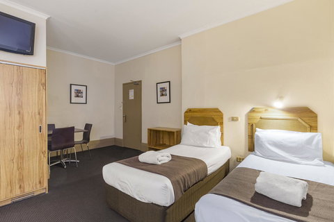 Adelaide Paringa - Taree Accommodation 10