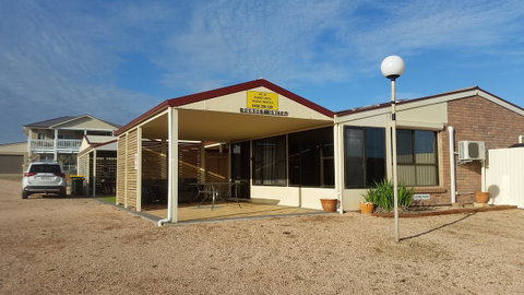 Wallaroo Sunset Home - Taree Accommodation 0