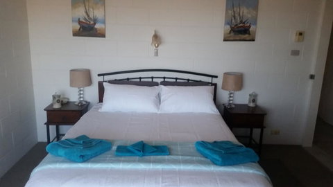 Wallaroo Sunset Home - Taree Accommodation 24