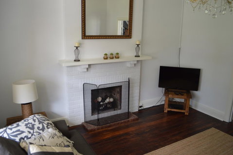 Two Cow Cottage Bed & Breakfast - Taree Accommodation 11