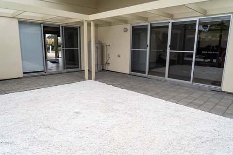 Gawler Townhouse 3 Bedroom - Taree Accommodation 12