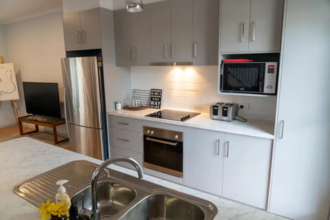 Gawler Townhouse 3 Bedroom - Taree Accommodation 2