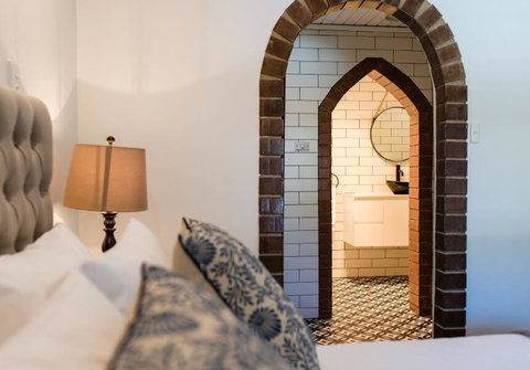 The Manor Basket Range - Taree Accommodation 3