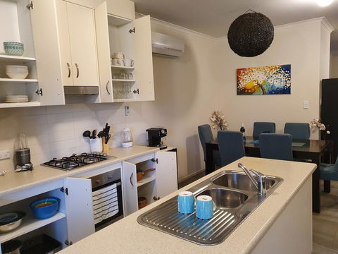 Explore Adelaide, Gawler, The Barossa And Clare Valleys All-in-one - Taree Accommodation 7