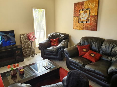 Explore Adelaide, Gawler, The Barossa And Clare Valleys All-in-one - Taree Accommodation 0