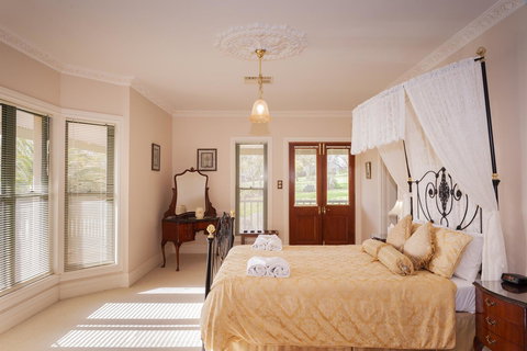 Angaston Saleyards Luxury Accommodation - Taree Accommodation 1