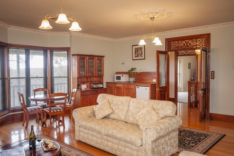 Angaston Saleyards Luxury Accommodation - Taree Accommodation 26