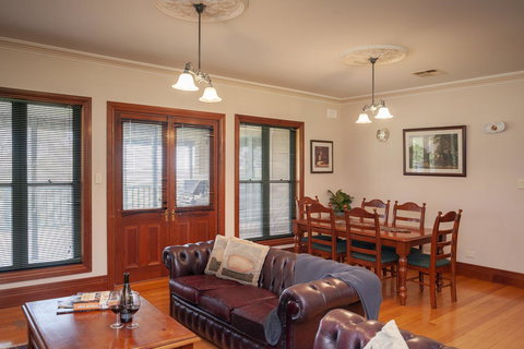 Angaston Saleyards Luxury Accommodation - Taree Accommodation 7