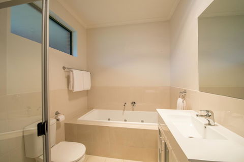 Clare Country Club - Taree Accommodation 16