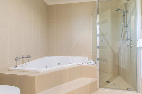 Mick O\'Sheas - Taree Accommodation 22