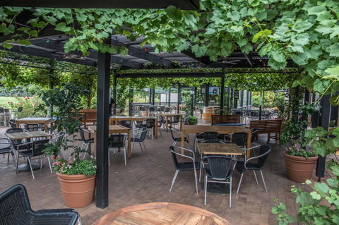 Mick O\'Sheas - Taree Accommodation 38