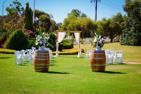 Mick O\'Sheas - Taree Accommodation 12